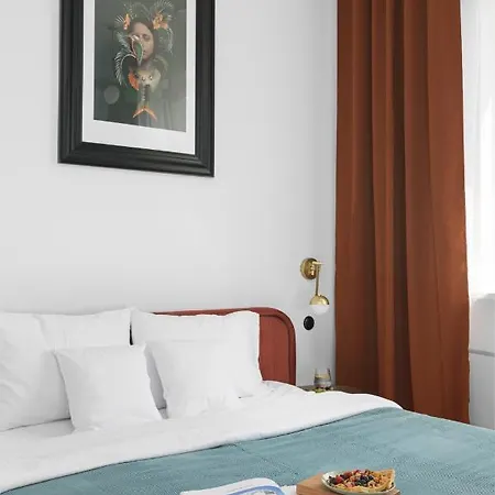 Oomph Stylish Vintage