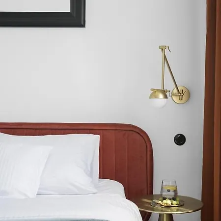 Apartment Oomph Stylish Vintage